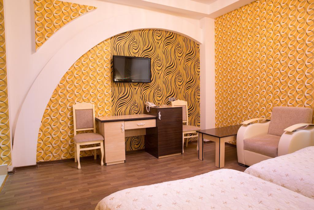 Cinema Boutique Hotel Gjandža Exteriér fotografie