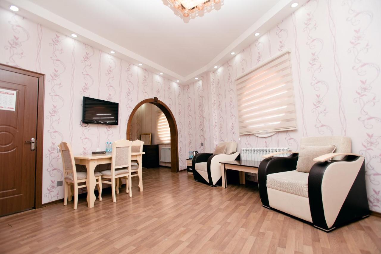 Cinema Boutique Hotel Gjandža Exteriér fotografie