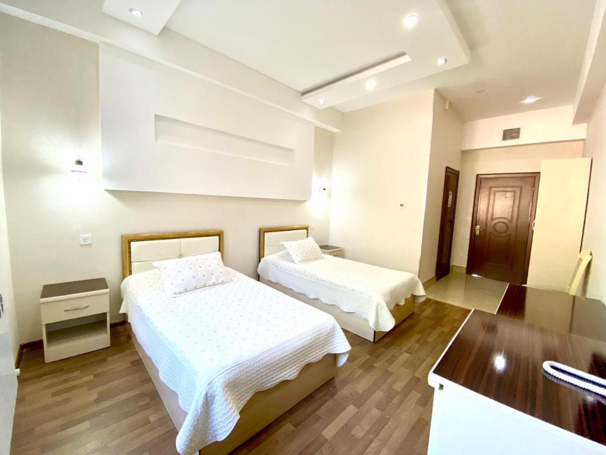 Cinema Boutique Hotel Gjandža Exteriér fotografie