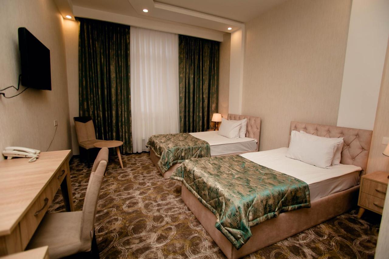 Cinema Boutique Hotel Gjandža Exteriér fotografie