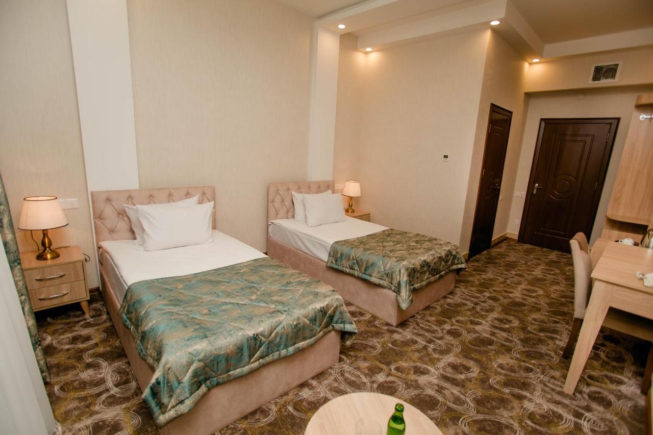 Cinema Boutique Hotel Gjandža Exteriér fotografie