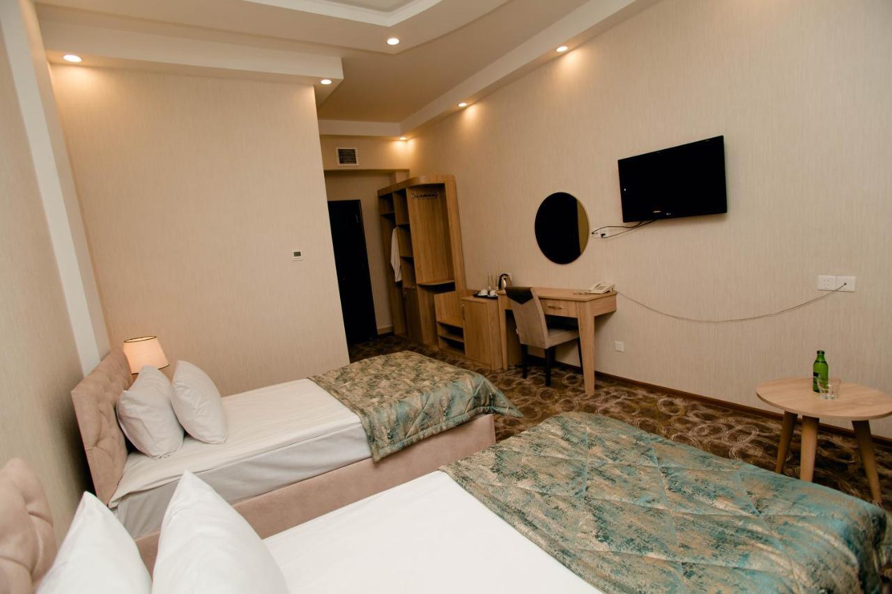 Cinema Boutique Hotel Gjandža Exteriér fotografie